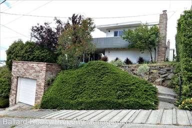Main picture of 220 NW 49th St
