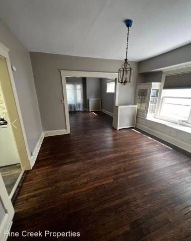 Main picture of 2672 E 128th St