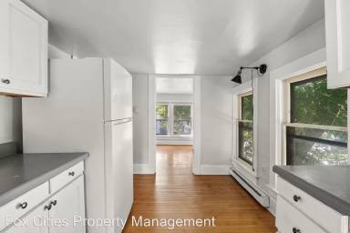 Main picture of 564 Newbury St