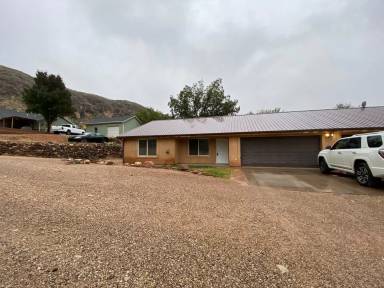 Main picture of 42 E 140 S