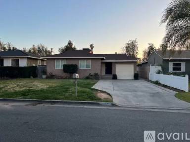Main picture of 2738 Pleasant St