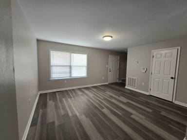 Main picture of 1216 Superior Pointe Pl
