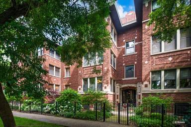 Main picture of 1440 W Lunt Ave