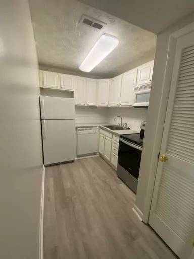 Main picture of 6007 N College Ave