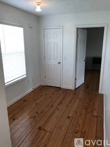 Main picture of 300 Abernathy Dr