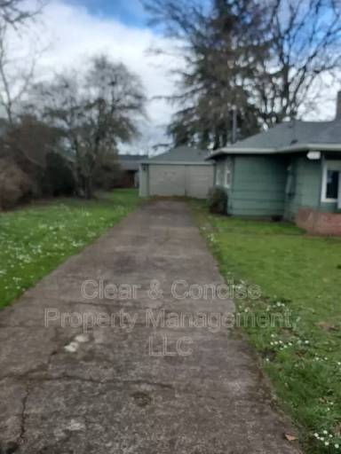 Main picture of 275 E 31st Ave