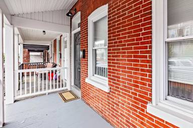 Main picture of 1607 Howland St