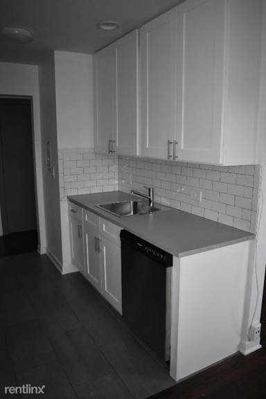 Main picture of 6972 N Sheridan Rd