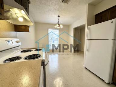 Main picture of 62 W Elmwood Dr