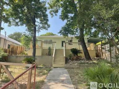 Main picture of 2310 E 9th St