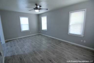Main picture of 1001 E Edwards St