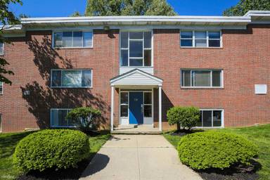 Main picture of 900 Woodson Rd