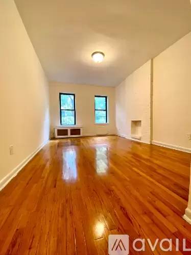 Main picture of E 83rd St
