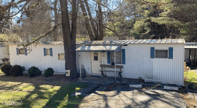 Main picture of 31 Pine Path Ln