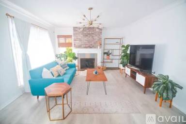 Main picture of 564 Bayview Ave