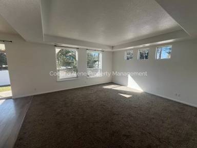 Main picture of 7184 W Lakeland St