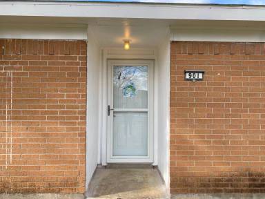 Main picture of 901 Wandering Way Dr