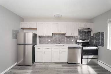 Main picture of 99 Hemingway Ave