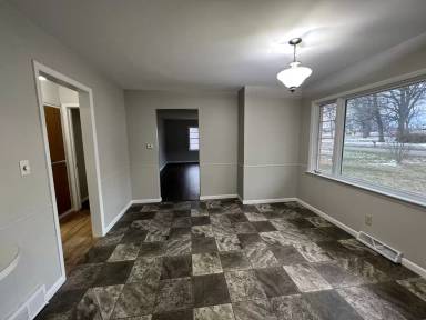 Main picture of 855 60th St SW