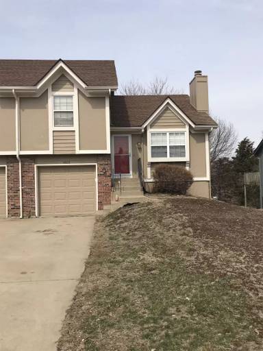 Main picture of 1612 W Prairie St