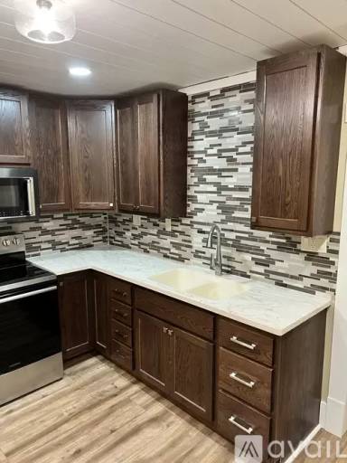 Main picture of 306 1/2 E Maple Ave