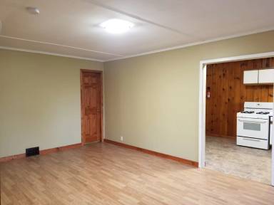 Main picture of 7105 Main St