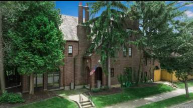Main picture of 320 Lincoln Pkwy