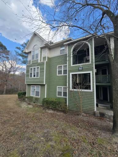 Main picture of 950 Stewarts Creek Dr