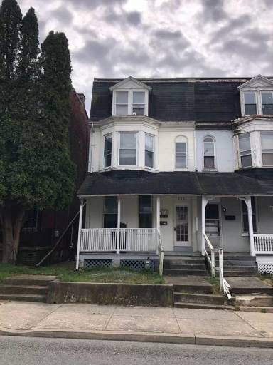 Main picture of 808 W King St