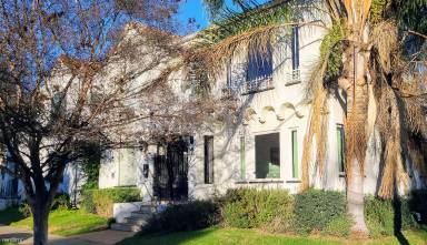 Main picture of 600 1/2 N Spaulding Ave