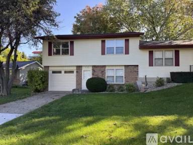 Main picture of 6102 Campus Park Ave SE