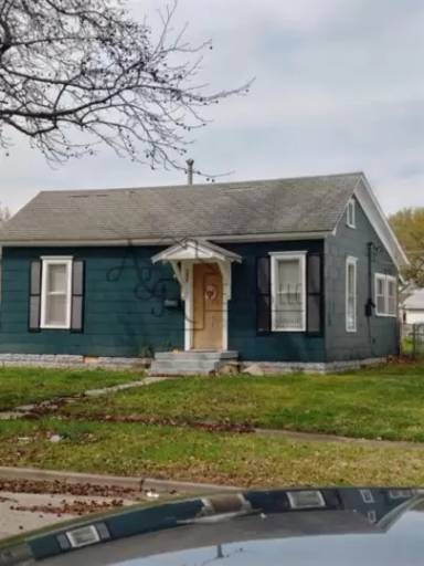 Main picture of 225 E 22nd St