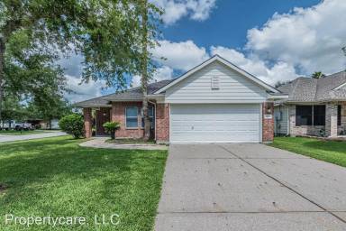 Main picture of 6815 Ridgewood Ln