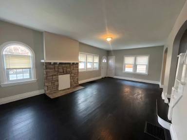 Main picture of 1818 W Lee St