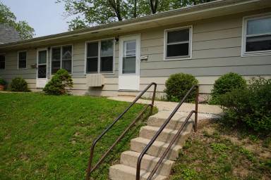 Main picture of 2710 Center Ave