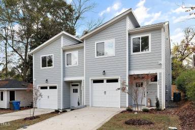 Main picture of 451 Longfellow St