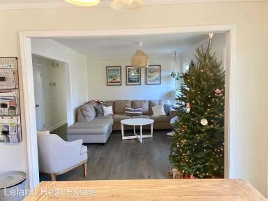 Main picture of 1924 Killey St