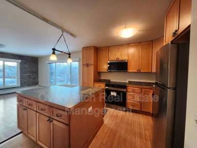 Main picture of 140 Eagle St