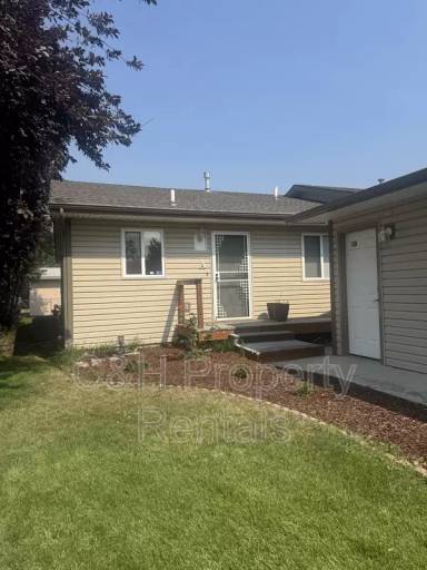 Main picture of 3019 Colton Blvd