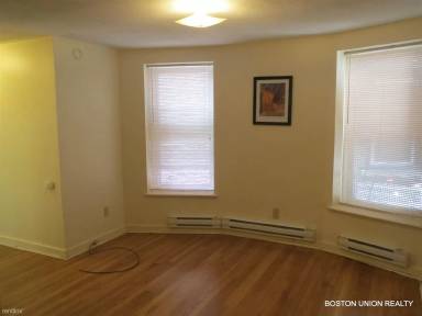 Main picture of 32 Westland Ave