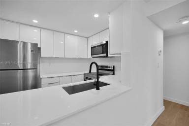 Main picture of 620 SW 10th St