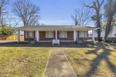 Main picture of 123 S Sam Davis Ave