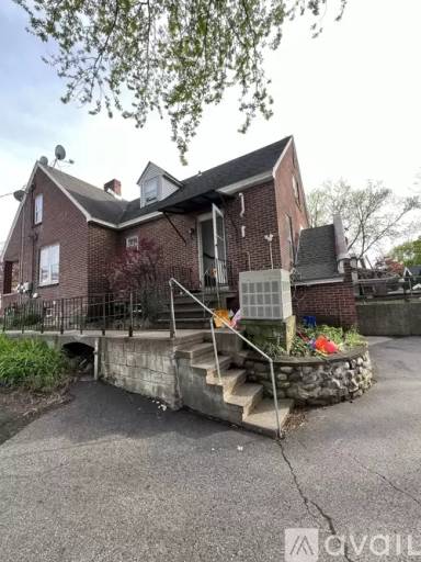 Main picture of 129 Frederick Ave