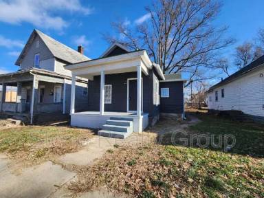 Main picture of 28 S 13th 1/2 St