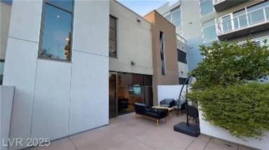 Main picture of Juhl Condos