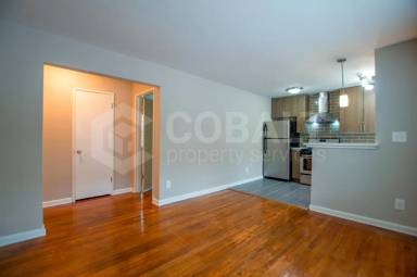 Main picture of 955 Greenwood Ave NE