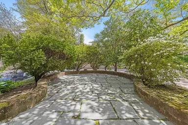 Main picture of 70 Greenway Ter