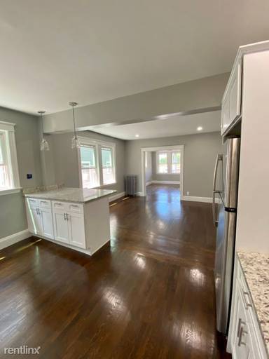 Main picture of 54 Spring St