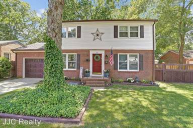 Main picture of 23 Dinwiddie Pl