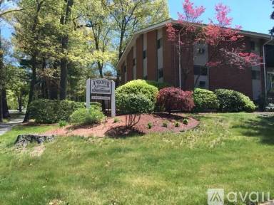 Main picture of 10 Longwood Dr